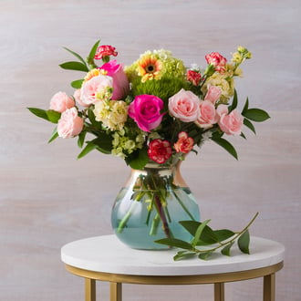 1-Teardrop-Vase_with_Mothers-Day-Bouquet_1011 copy