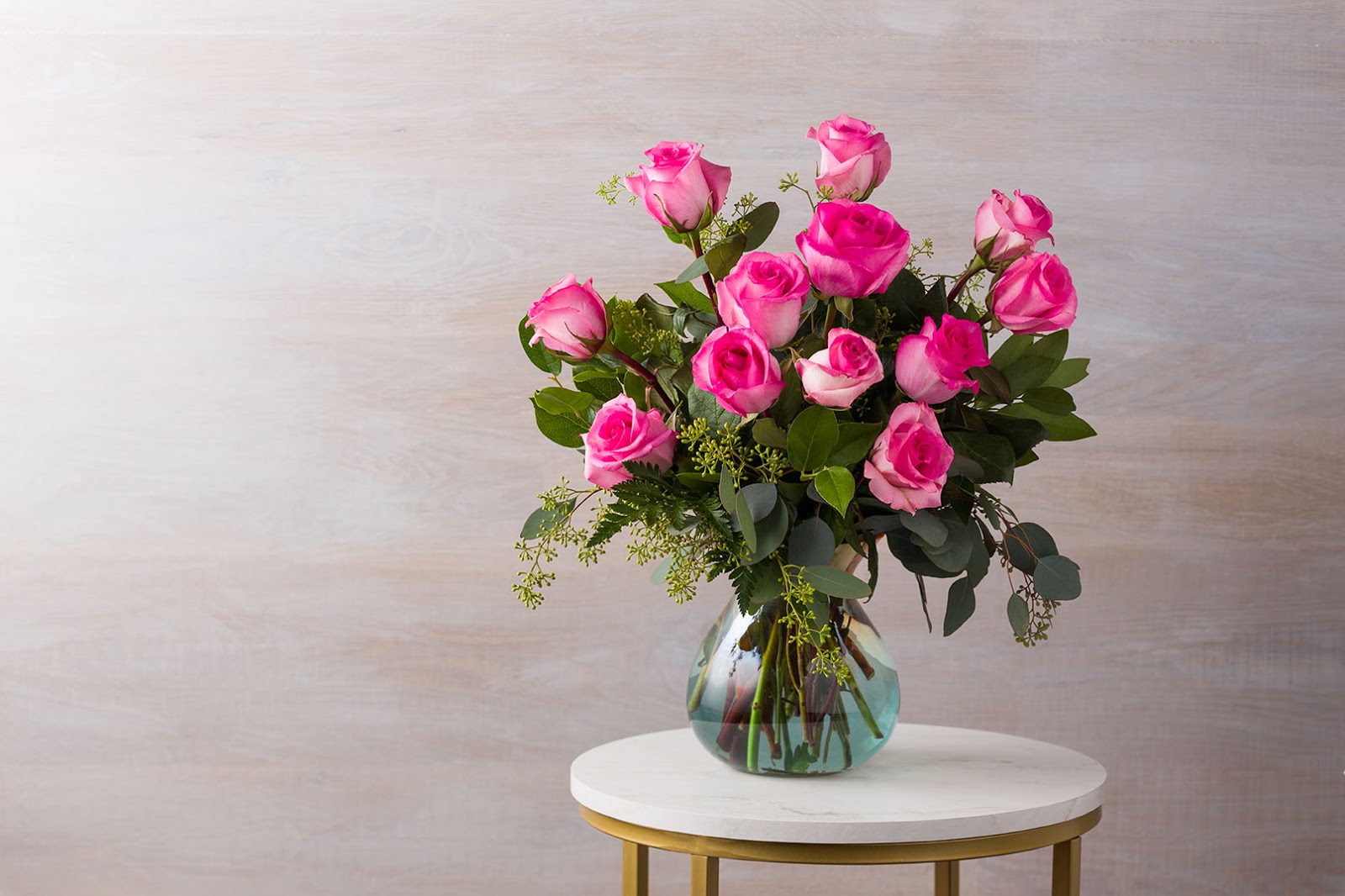 2Teardrop-Vase_with_1-Dozen_Pink_Roses_1015